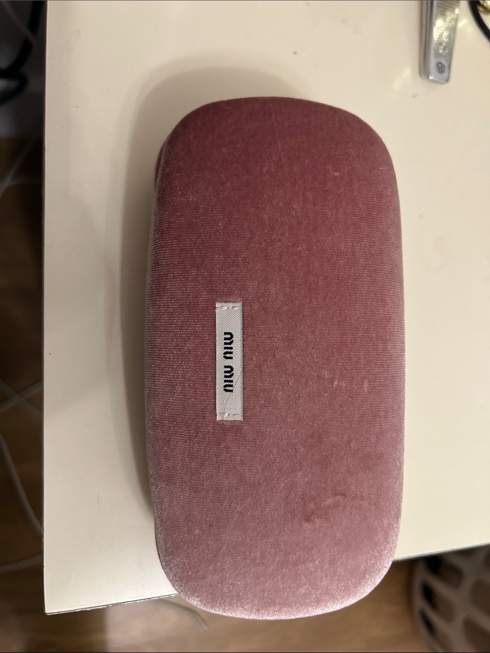 Eyeglasses Case (Not a phone accessory)